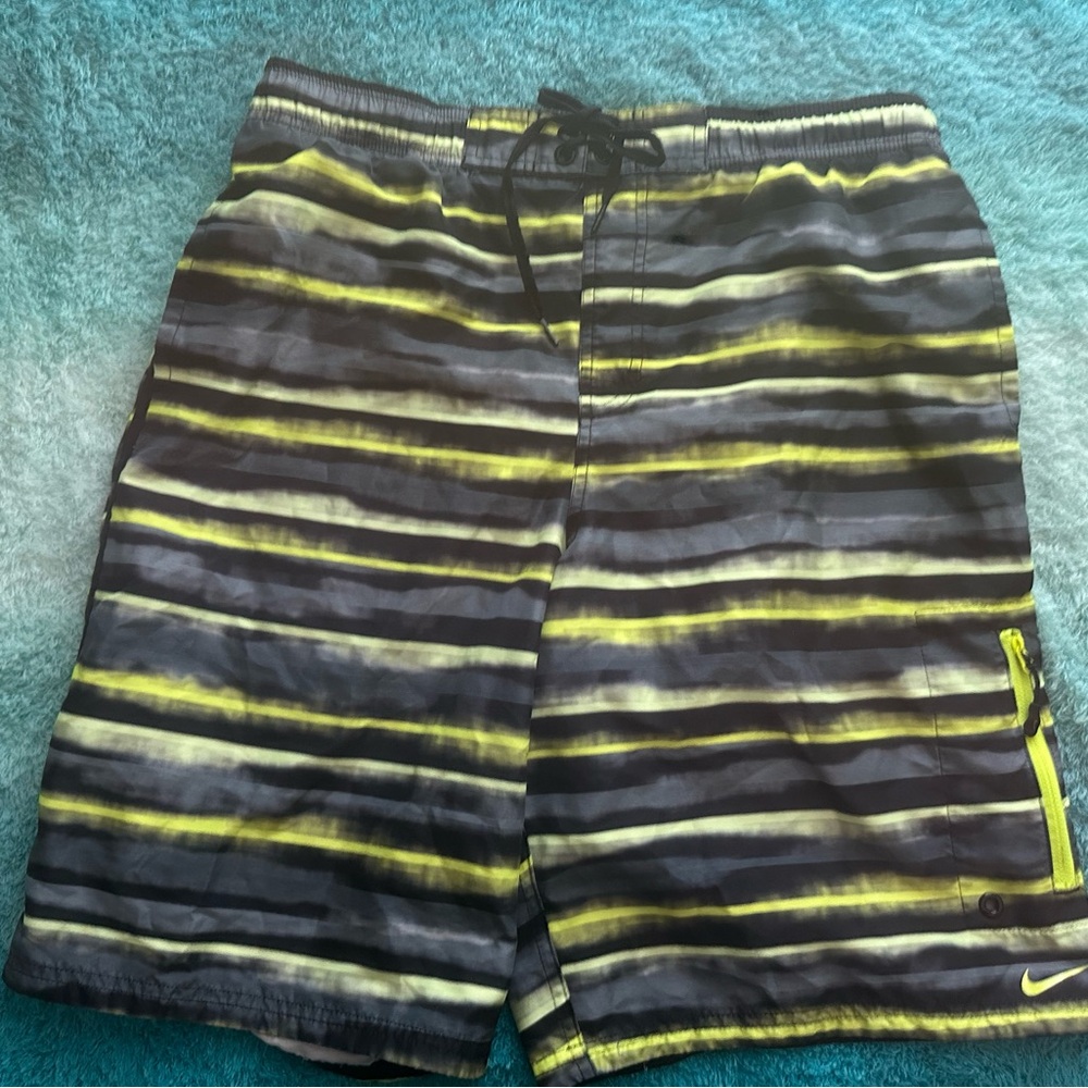 🔥🏊‍♂️🏝️🏄🌊 Nike Striped Swim Trunks/Board Shorts Men's MEDIUM
